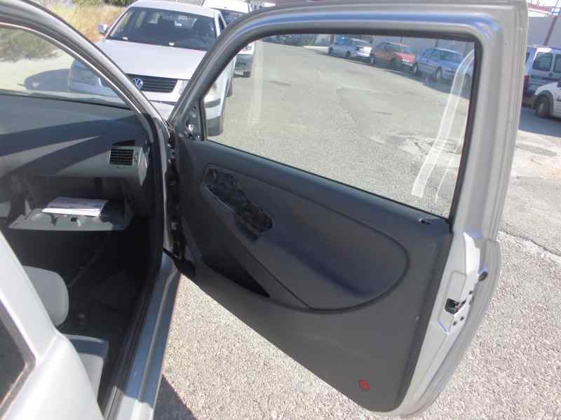 SEAT IBIZA (6K1) Signo  1.4 16V (75 CV) |   08.99 - 12.01_img_5